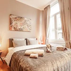  Apartment Luxury Palace By Rikas